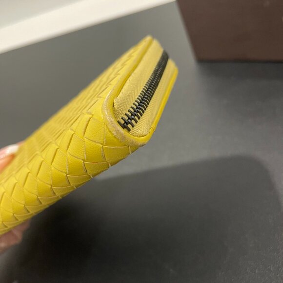 Bottega Veneta Intrecciato Zip Around Leather Wallet (JB1208) - Picture 2 of 10